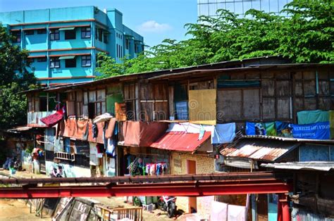 Moradia De Favela Em Jacarta Indonésia Foto De Stock Editorial Imagem