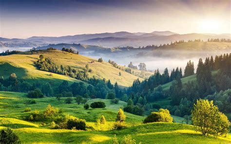 Montanhas Paisagens Lindas Da Natureza Fica Entre Montanhas Na It Lia