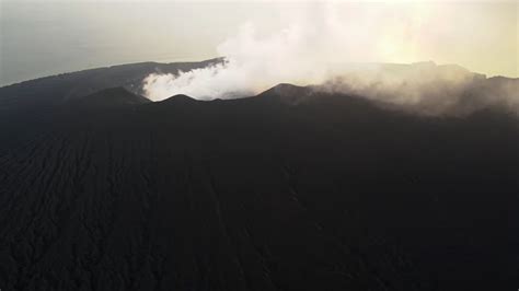 Gunung Anak Krakatau Erupsi Lagi Warga Ingat Dahsyatnya Letusan Gunung