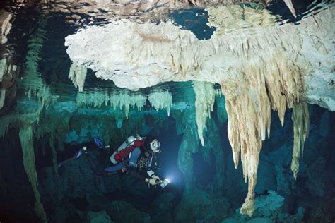 15 Impressive Underwater Caves That Will Mesmerize You Page 10