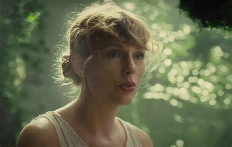 Watch Taylor Swifts Magical Video For ‘cardigan From New Album