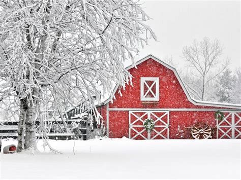 10 Beautiful Snow Covered Barn Photos Christmas Decorations And Crafts