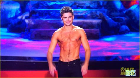 Zac Efron Goes Shirtless After Winning Mtv Movie Award Photo 3091293