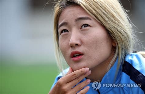 Born 24 june 1988) is a south korean footballer who plays as a midfielder for tottenham hotspur. '캡틴' 조소현 "태극낭자 목표의식 최고조" | 연합뉴스