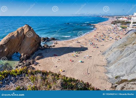Playa De Santa Cruz En Portugal Imagen De Archivo Editorial Imagen De