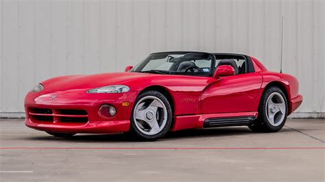 Bathe In The Insanity Of The Original Dodge Viper Top Gear