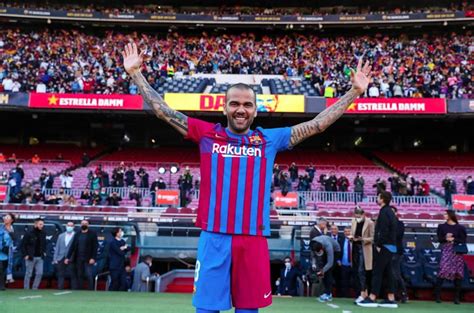 La Locura De Alves En El Camp Nou El Vestuario Ya Está Mejor Porque