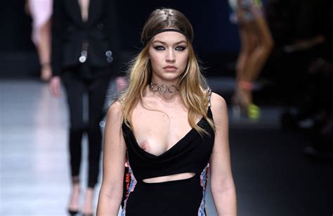 Oops Gigi Hadid Nip Slip On Versace Runway Uncensored