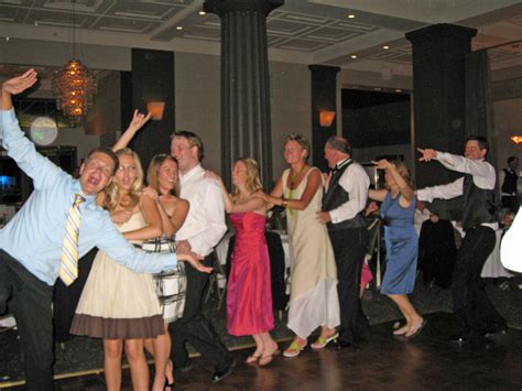 Wedding Dance Bands 5 Tips For Selecting The Songs For Your Wedding