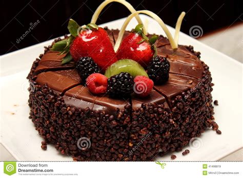 Reproducido 2,811,443 veces requires plugin. Chocolate Cake With Fresh Fruit Decoration. Stock Image ...
