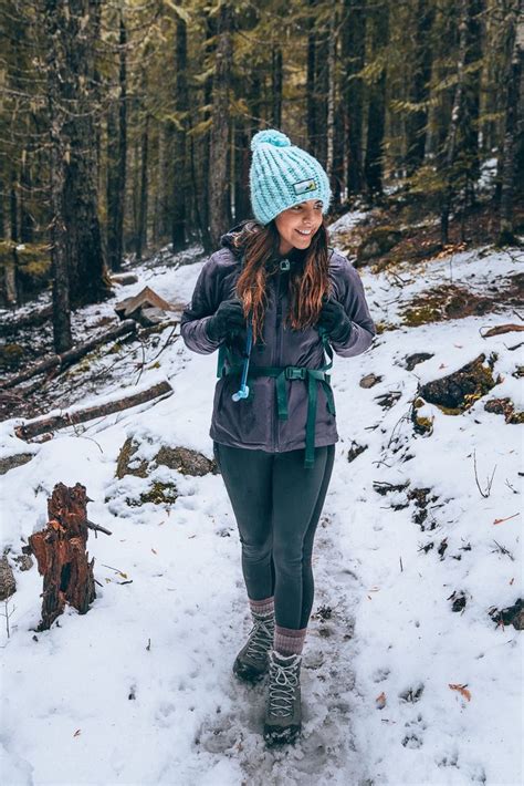 Winter Hiking Gear And Clothes The Wandering Queen Hiking Outfit