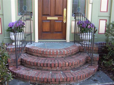Modern wrought iron railings have allowed metal craftsmen more choices and the ability to manipulate iron rods into various intricate designs. 25 best images about Wrought Iron Bannister on Pinterest ...