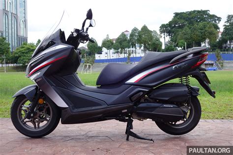 Blacklist layak, free gift and ready stock. REVIEW: 2017 Modenas Elegan 250 - scooting around Image 603307