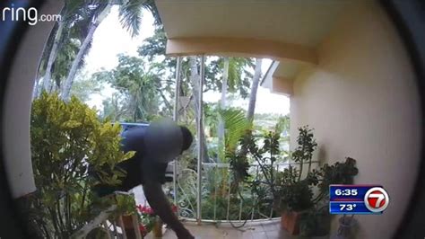 Man Caught Stealing Package Off Porch In North Miami Wsvn 7news Miami News Weather Sports