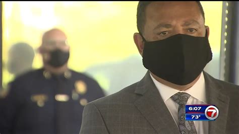 Former Miami Police Chief Art Acevedo Sues City Claims His Rights Were Violated Wsvn 7news