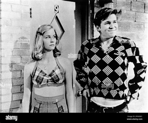 Jeff Bridges And Cybill Shepherd In The Last Picture Show