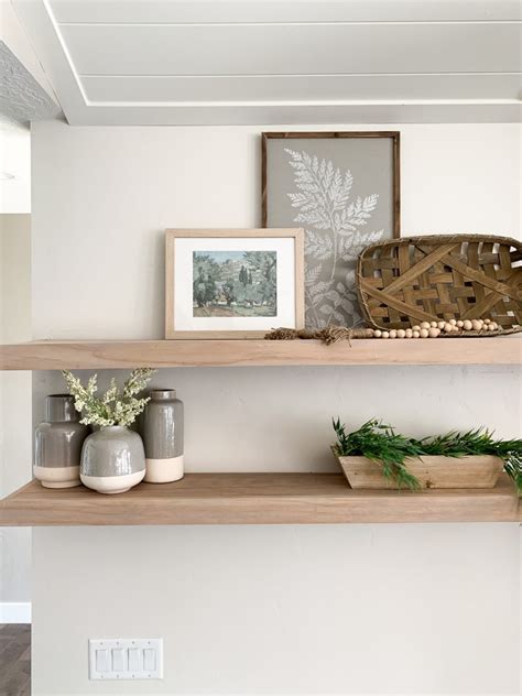 1.75 thick, solid white oak wood able to hold 50 pounds per stud to which it's attached custom made to order handmade in the usa i love these oak shelves! Budget Friendly Faux White Oak Floating Shelves | Honey ...