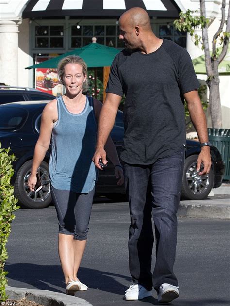 Kendra Wilkinson And Hank Baskett Shake Off Divorce Rumours On Trip Out