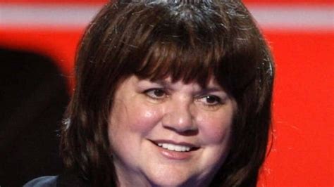 Linda Ronstadt Cant Sing Due To Parkinsons Cbc News