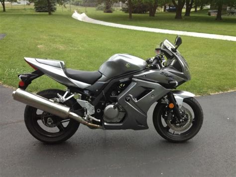 In this version sold from year 2009 , the dry weight is and it is equipped with a v2. 2009 Suzuki SV 650 Sport - Moto.ZombDrive.COM