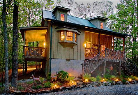 Stay in a pet friendly vacation cabin by carolina mountain vacations in bryson city or cherokee, north carolina and bring along guest are required to provide their own crate. Last minute Christmas and New Year's Cabin Special in Lake ...