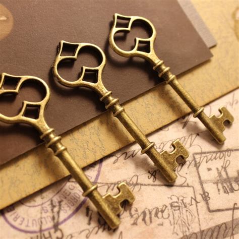 Items Similar To 100 Skeleton Keys Double Sided Antique Brass Steampunk