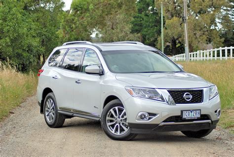 Review 2015 Nissan Pathfinder Hybrid St L Review