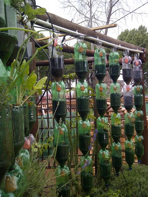 Build Your Own Hanging Garden Of Recycled Plastic Bottles Dengarden