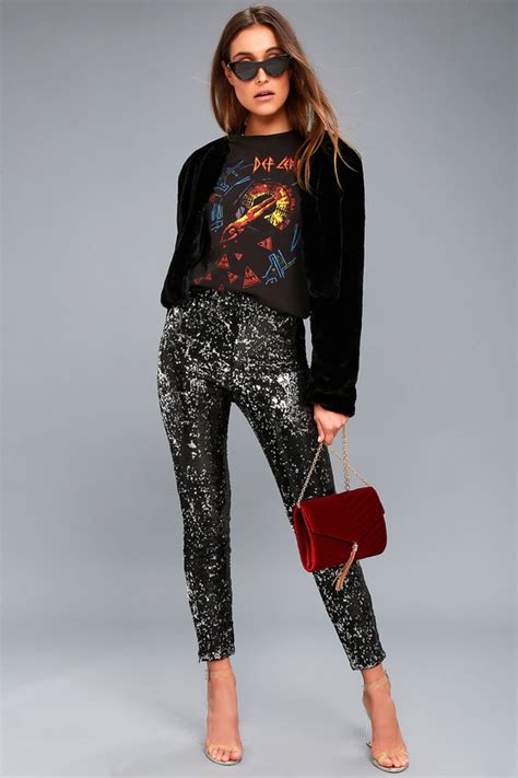 What To Wear With Black Sequin Leggings