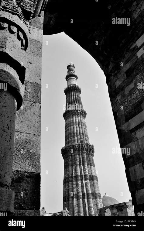 Qutub Minar New Delhi India Stock Photo Alamy