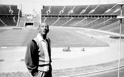 Jesse Owens The Life And Times Of A 20th Century Icon