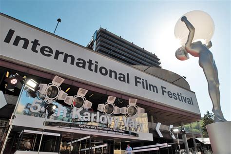 fotogalerie karlovy vary se připravují na mezinárodní filmový festival který začíná v