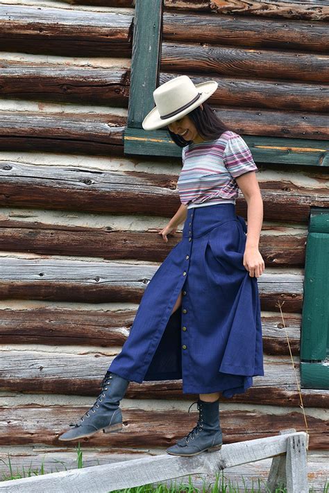 Lacey Jean Prairie Skirt In Navy Linen 2 Small 1 Large Left