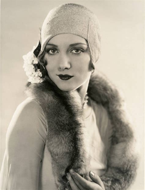 36 Vintage Photos Show A Unique And Elegant Style Of 1920s Women