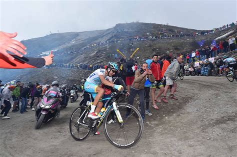 Giro Ditalia Video On Board On The Colle Delle Finestre Cyclingnews