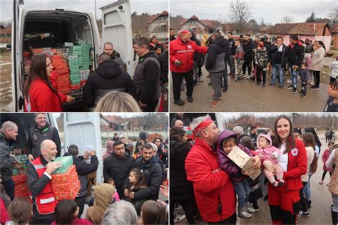 FOTO Mališanima iz romskog naselja Stiska uručeni poklon paketi