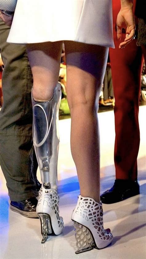 Amputee Model Orthotics And Prosthetics Prosthetic Leg Bionic Woman