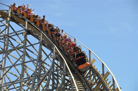 Six Flags Vallejo Closing Its Roar Roller Coaster Eat Drink Play