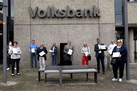 Echte herausforderung für ambitionierte handwerker. Volksbank verschenkt iPads an Seniorenheime - Hildesheimer ...