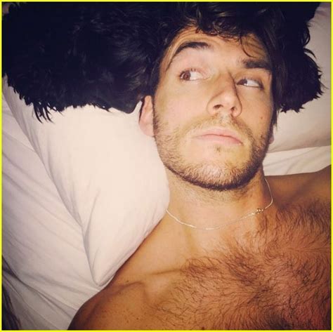 Sam Claflin Posts Ripped Shirtless Photo Reveals How He Lost Over 40