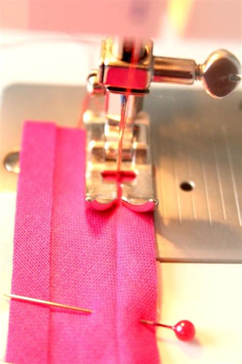 How To Sew Single Fold Bias Tape Bias Tape Easy Scarf Knitting