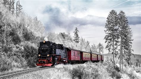 Download Wallpaper 3840x2160 Train Forest Winter