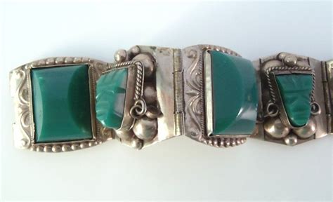 vintage-taxco-sterling-silver-bracelet-with-carved-aztec