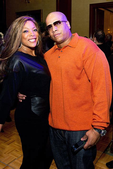 Wendy williams has been married twice in her life, with her second marriage to kevin hunter ending in a divorce in 2020. Wendy Williams Ex-Husband Slammed By Fans For Using Wendy ...