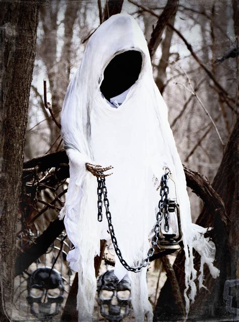 Hanging Ghost Halloween Outdoor Prop And Yard Decoration With Chain And