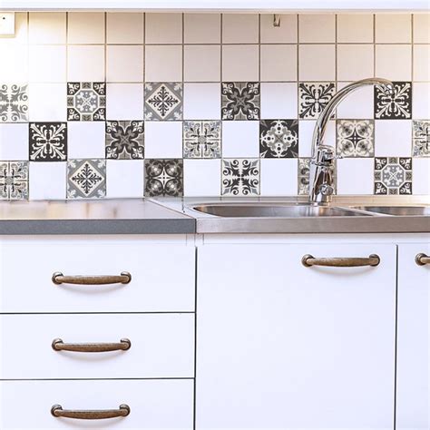 Conoce algunas ideas decorativas para revestir las paredes de tu cocina y darle un toque original y moderno. Azulejos Delta