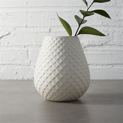 Mamba White Vase Cb2 10 White Vases Vase Small Sculptures