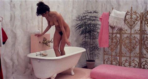 Clio Goldsmith Nude Pics Hot Sex Scenes Compilation Scandal Planet