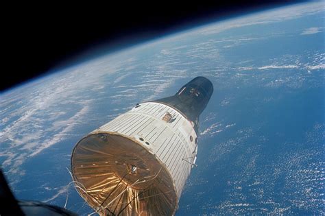 Gemini The Spacecraft That Paved The Way To The Moon The Verge