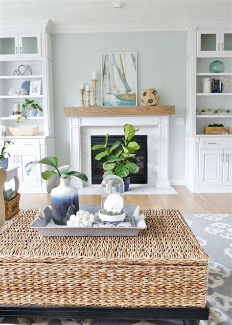 Discover beautiful designs and inspiration from a variety of coastal living rooms infuse your living room with nautical themes inspired by our coastal living room ideas with beachy, soft colors and comfortable seating options. Beautiful Coastal Themed Living Room Decorating Ideas To ...